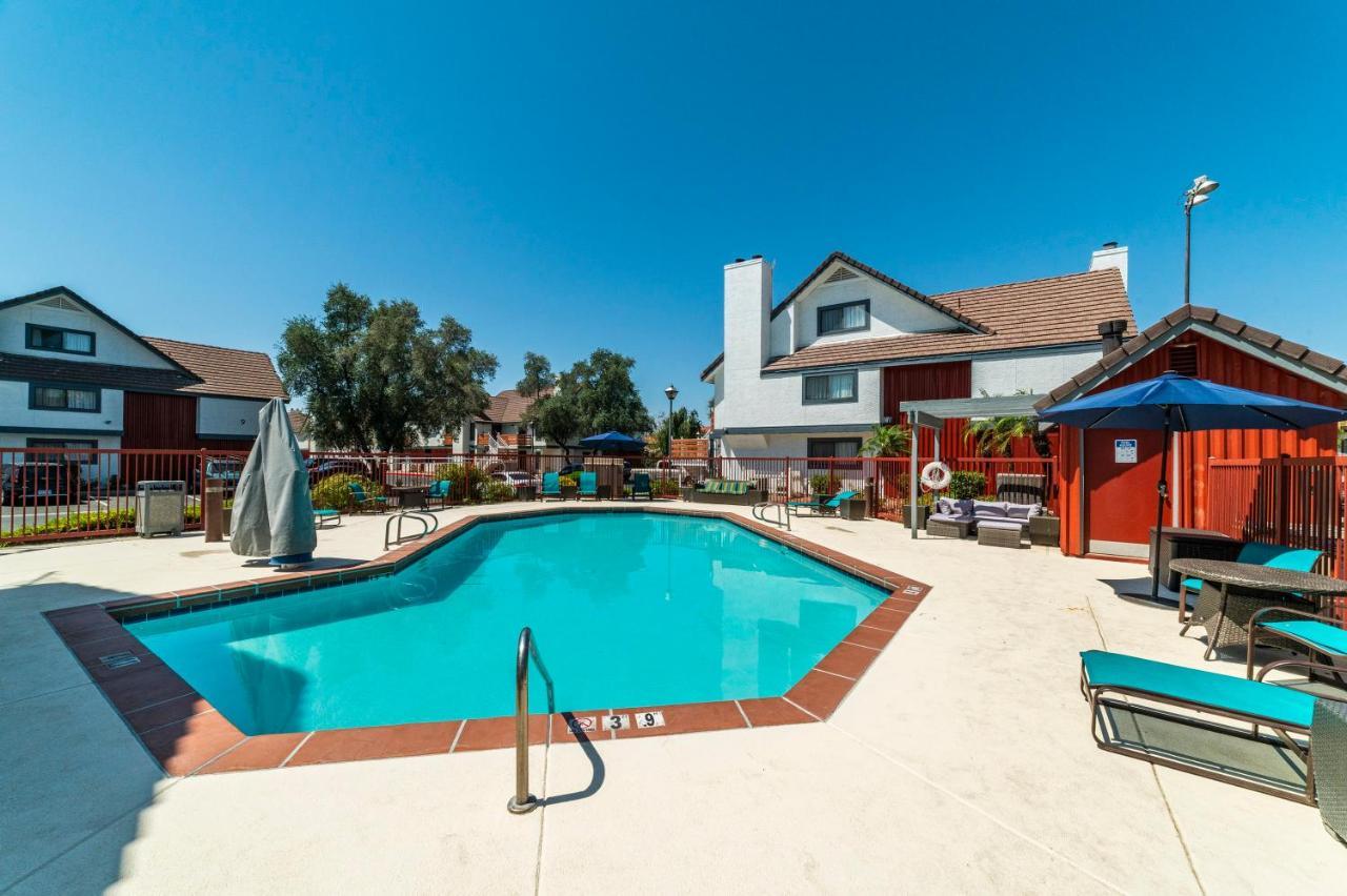 Metro Phx Upstairs 2bd Sleeps 6 Heated Pool No Pets Allowed Apartment *